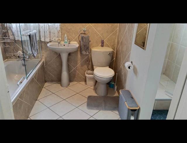 2 BEDROOM TOWNHOUSE FOR SALE IN VERWOERDPARK